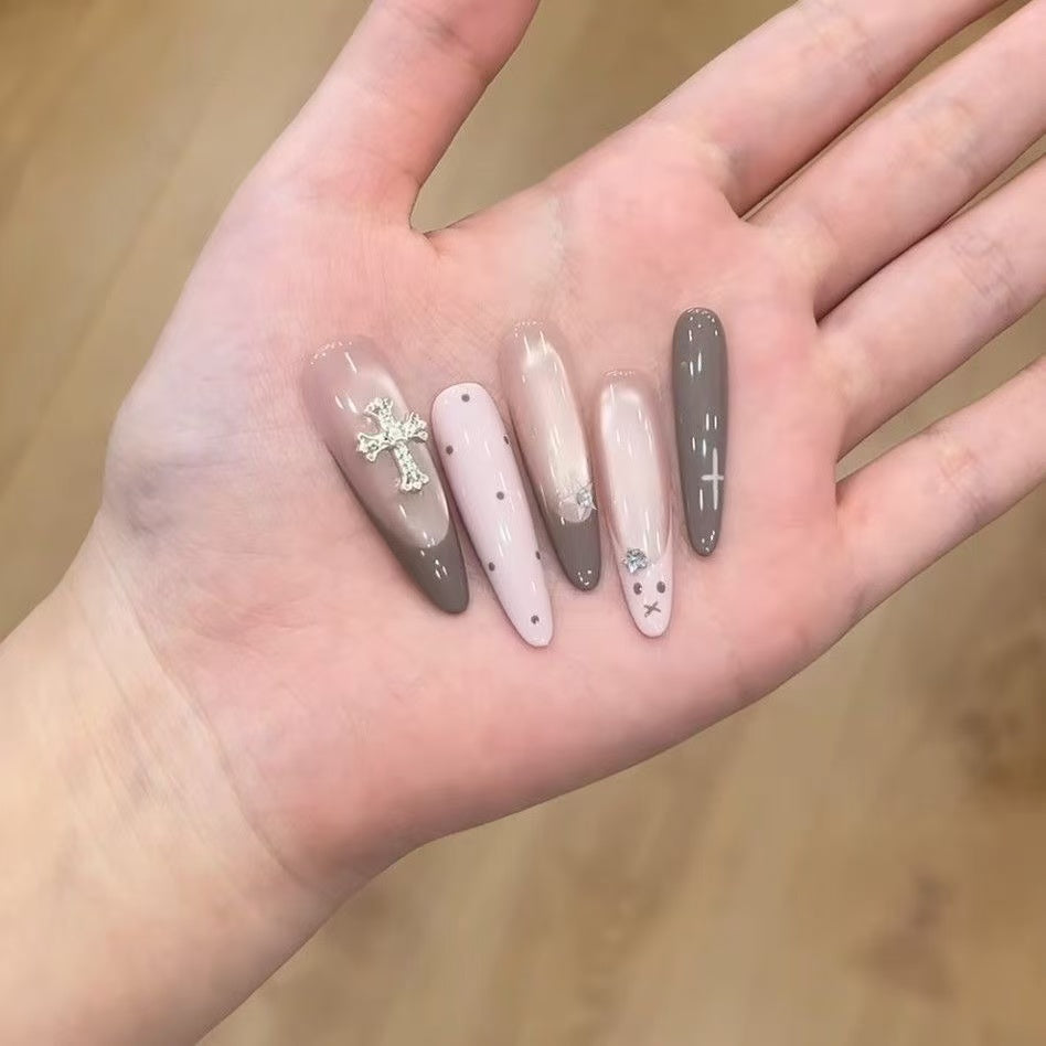 Handcrafted cat-eye nails